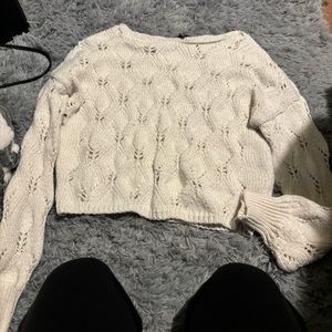 White crop top sweater